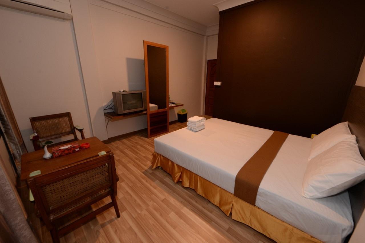 Min Nandar Garden Hotel Thanlyin Exteriör bild